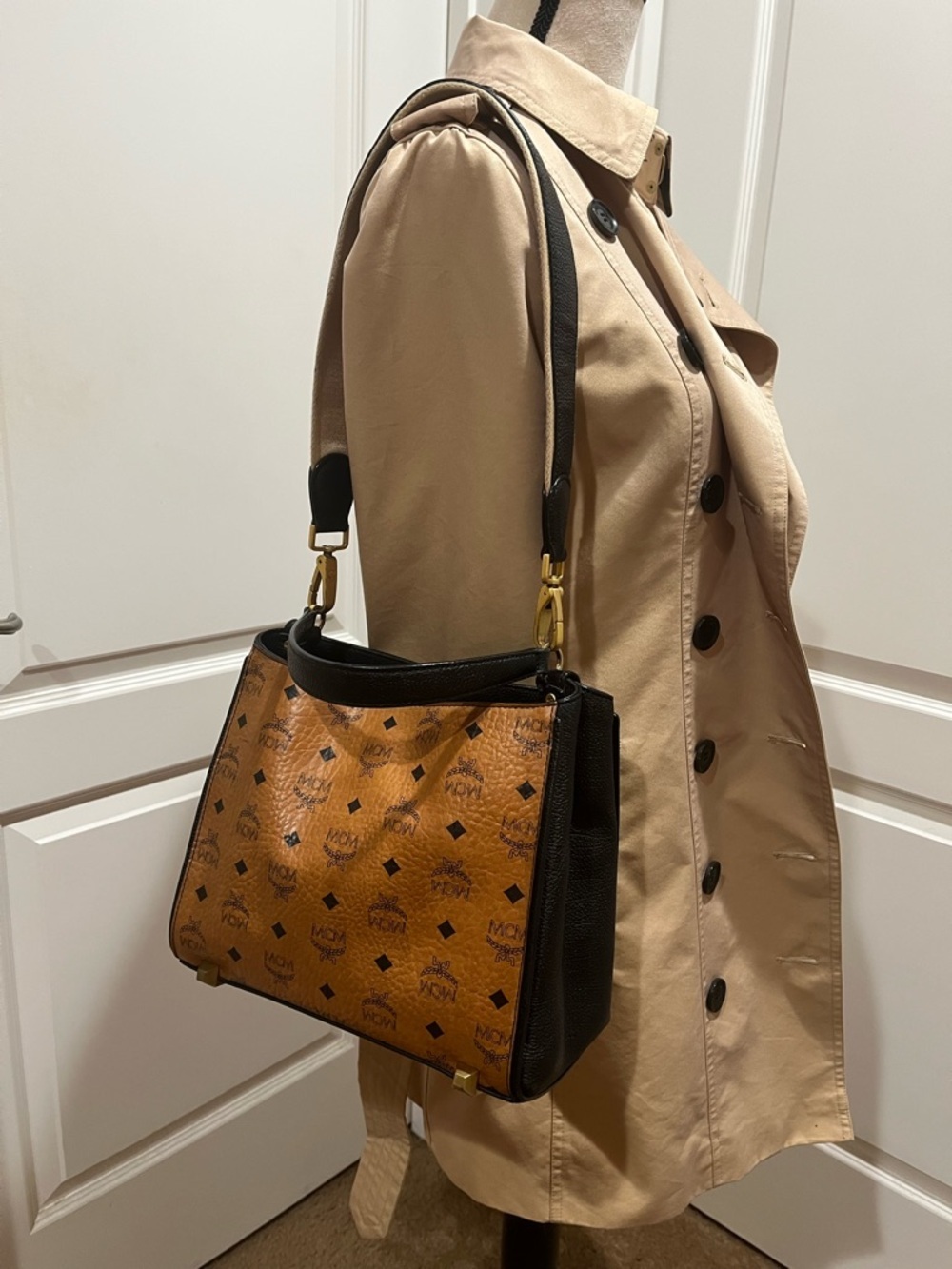 MCM COGNAC VISETOS TWO WAY BAG - Picture 14 of 14
